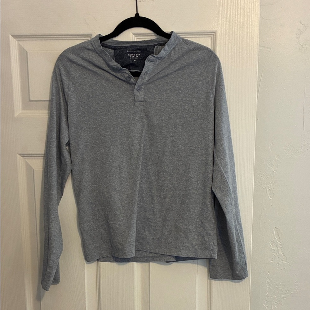 Banana Republic Long Sleeve Blue-Gray Henley